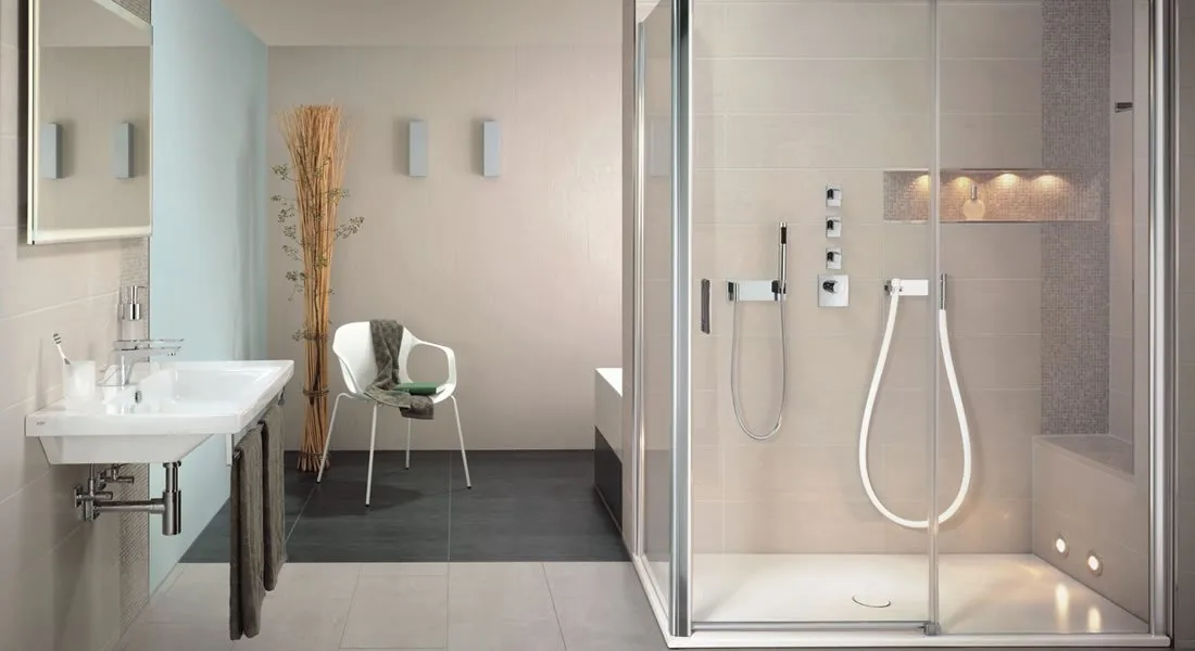 Barrierefreies Bad mit bodengleicher Dusche